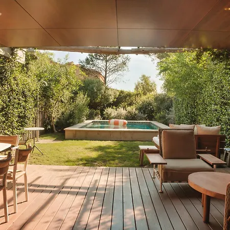 Lily Of The Valley Hotel