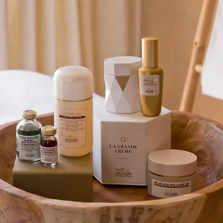 Lily Of The Valley Hotel